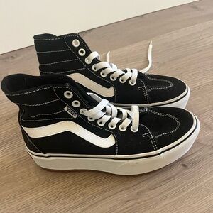 Brand new! Vans sk-8 hi tops sneakers shoes platform ! Size women’s 5.5 black